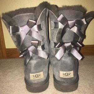 Bailey Bow, Grey UGGs